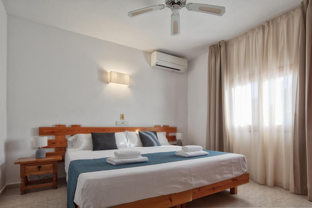 Alojamientos Turisticos Cardona - Apartamento 1 Hab. Standart Es Pujols Exterior photo