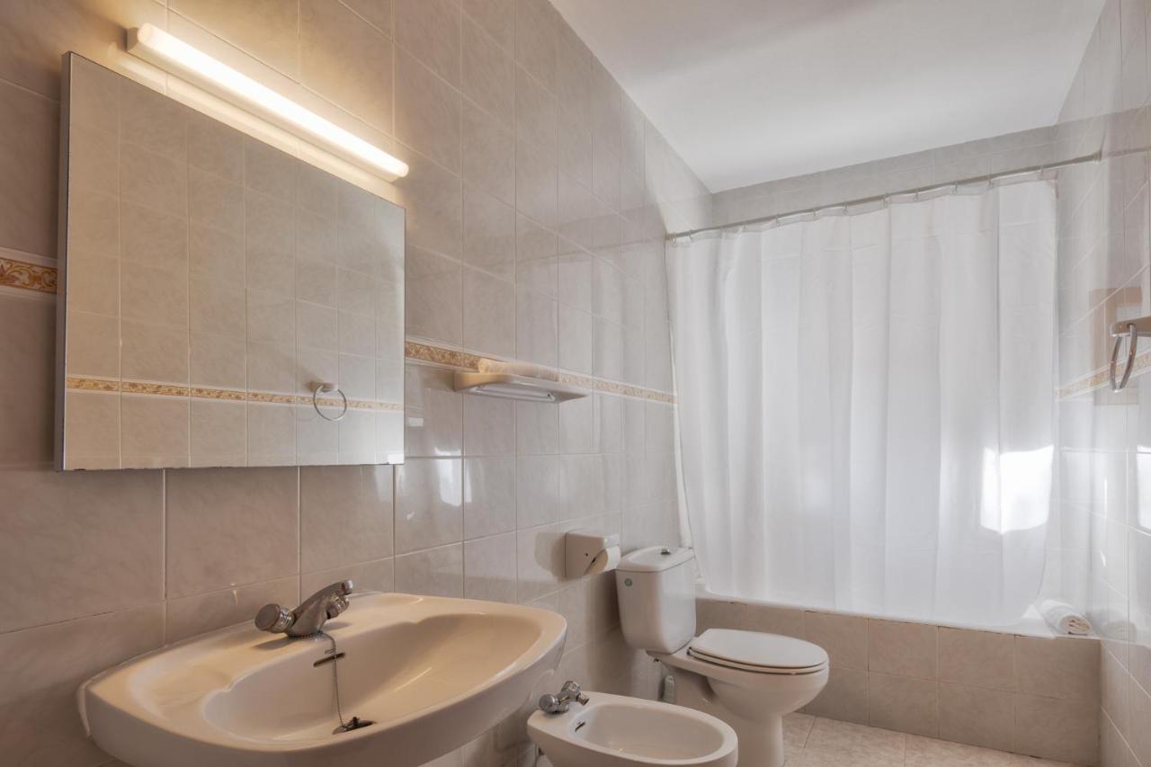 Alojamientos Turisticos Cardona - Apartamento 1 Hab. Standart Es Pujols Exterior photo