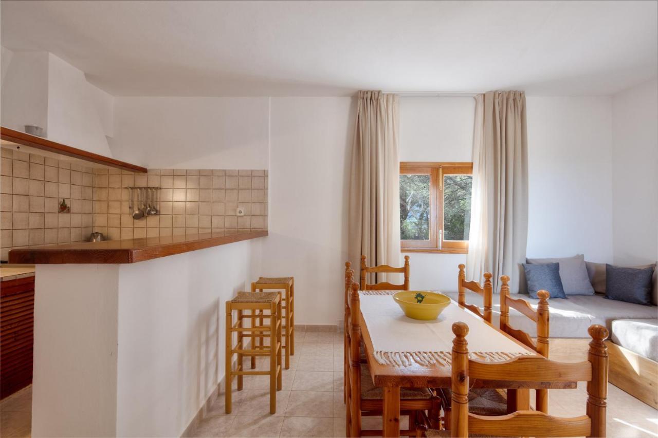 Alojamientos Turisticos Cardona - Apartamento 1 Hab. Standart Es Pujols Exterior photo